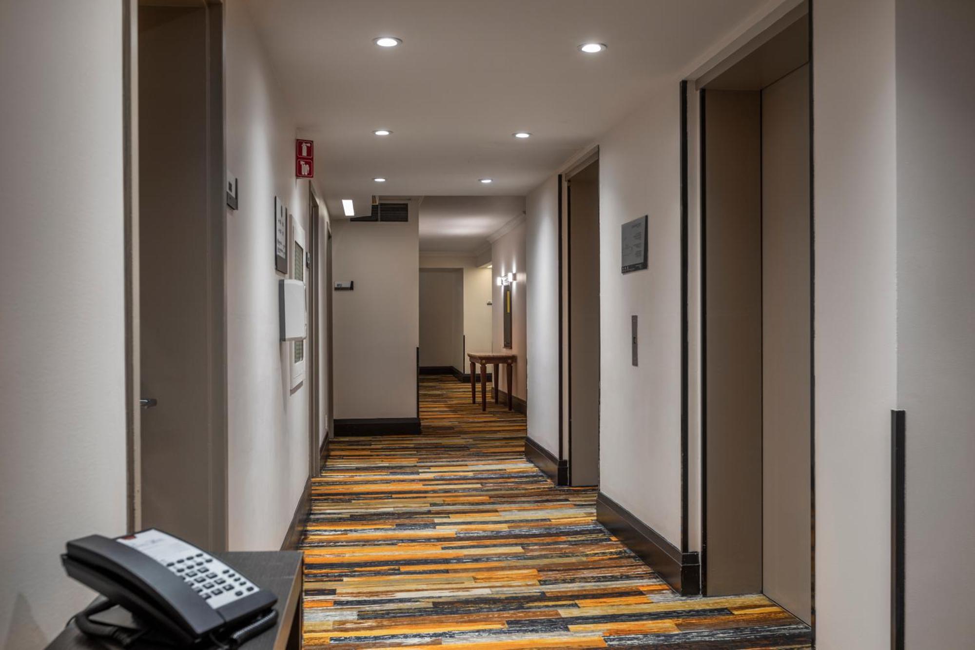 Le Nouvel Hotel Montréal Esterno foto